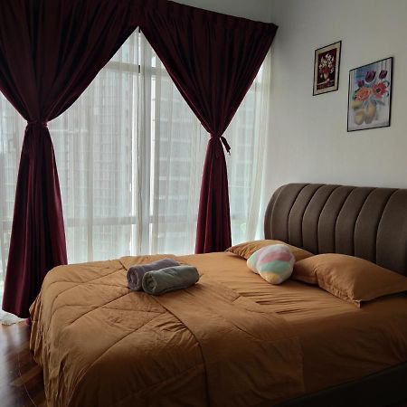 Kumkum Homestay 3 Bedroom Suite Nusajaya  Bagian luar foto