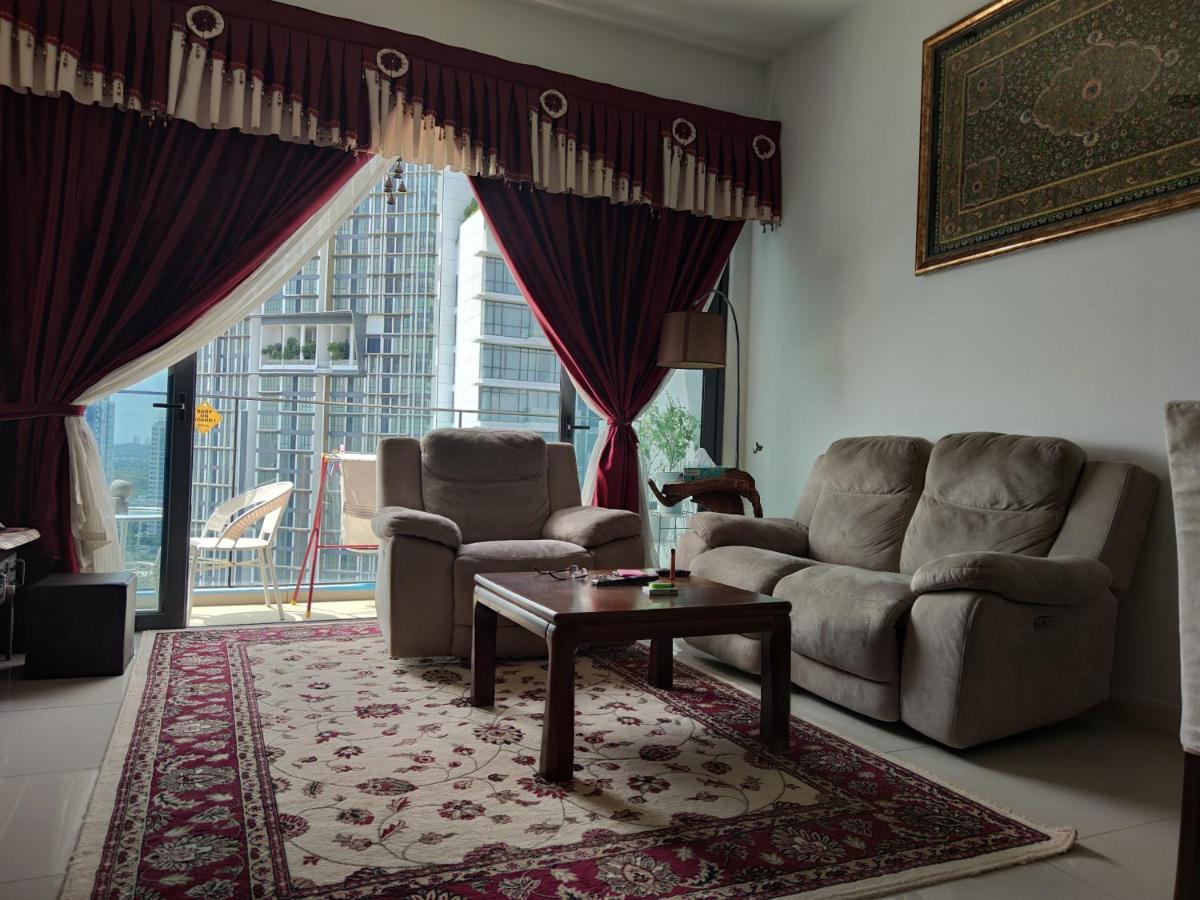 Kumkum Homestay 3 Bedroom Suite Nusajaya  Bagian luar foto