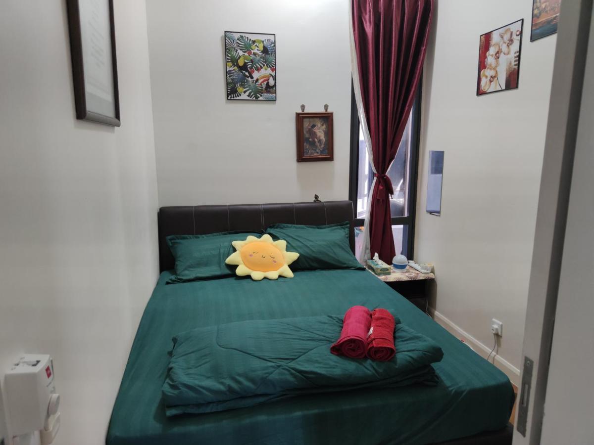 Kumkum Homestay 3 Bedroom Suite Nusajaya  Bagian luar foto